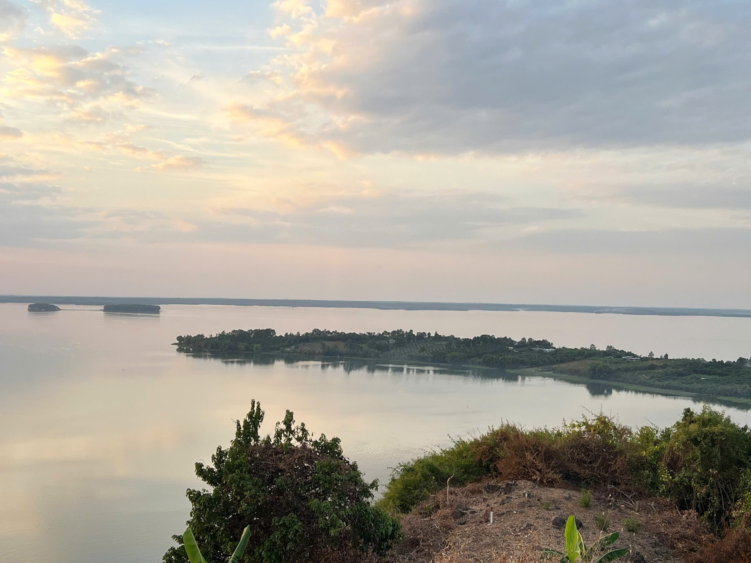 2.000m2 Đất View Lòng Hồ Núi Cúi